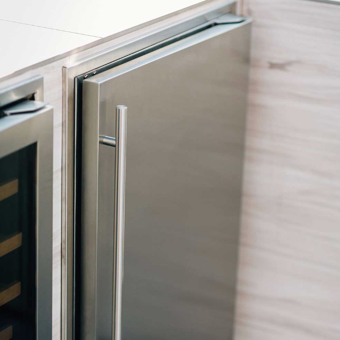 True Flame 24″ Outdoor Rated Refrigerator – Handle on Left of SS Door