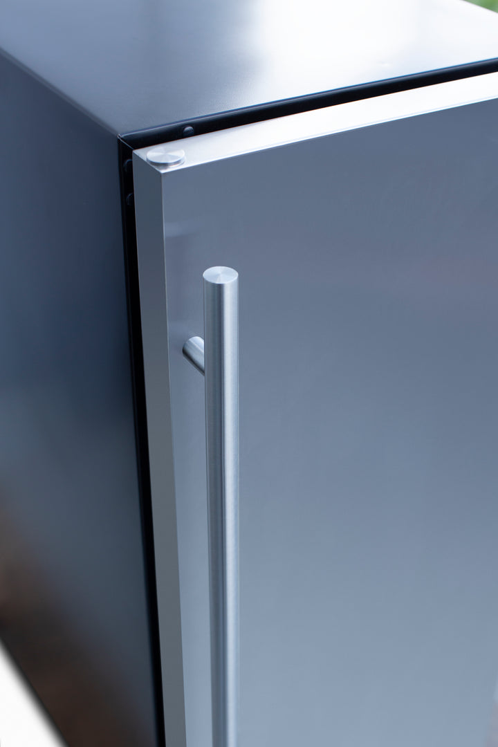 True Flame 15″ Outdoor Refrigerator – 3.2 cu ft (Stainless Steel Door & Handle)