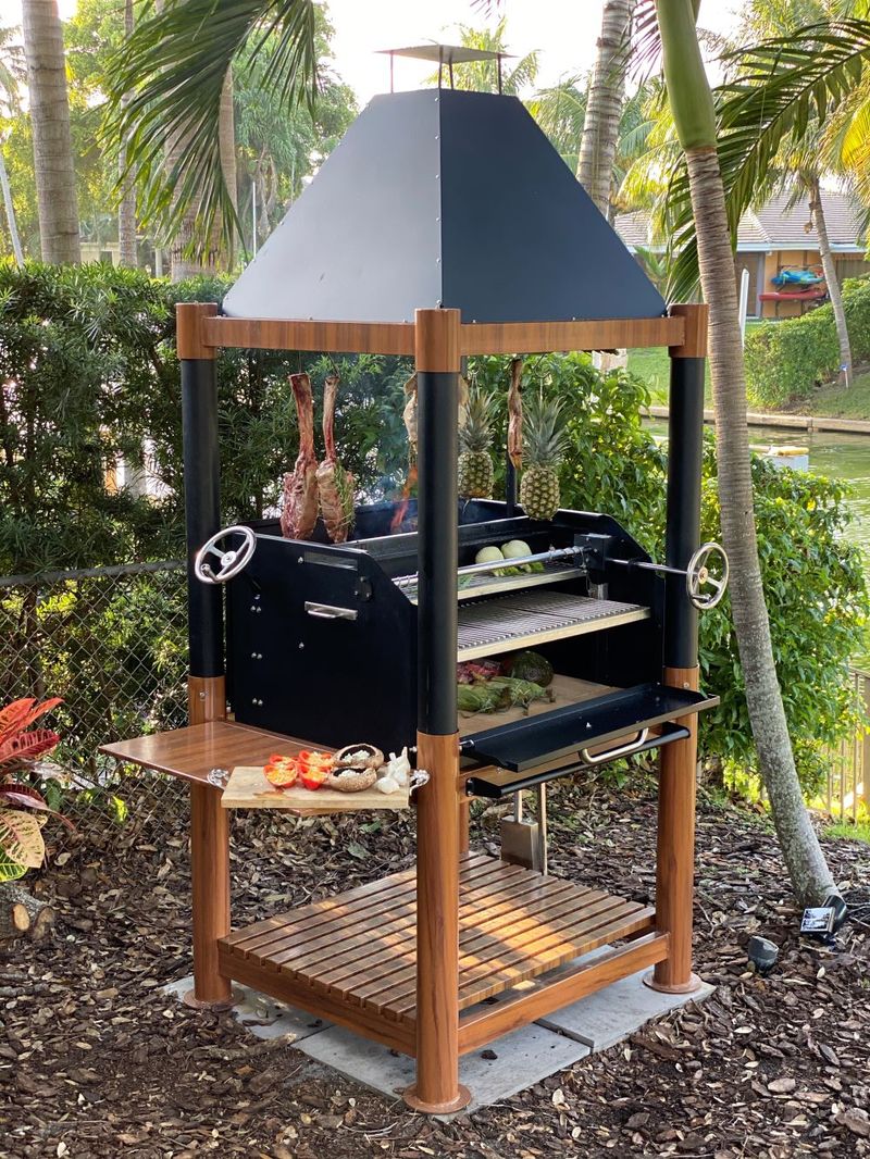 Tagwood "The Beast" Santa Maria Style Grill - Wood & Black