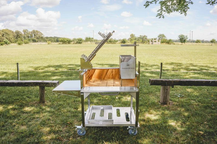 Tagwood Santa Maria Style Clamp Grill with Firebox