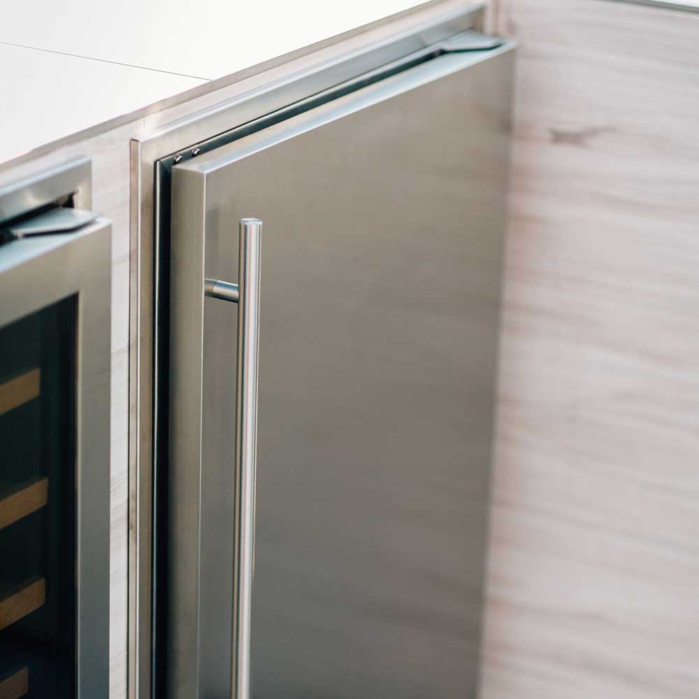 True Flame 24″ Outdoor Rated Refrigerator – Stainless Steel Door