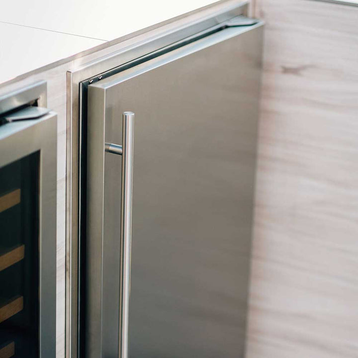 True Flame 24″ Outdoor Rated Refrigerator – Stainless Steel Door