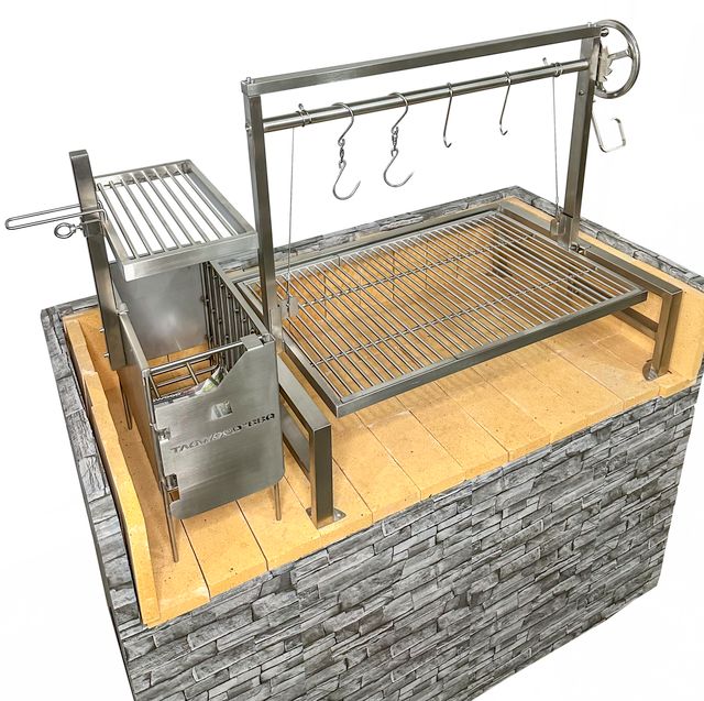 Tagwood Built-in Santa Maria Style Grill (656 sq. in.)