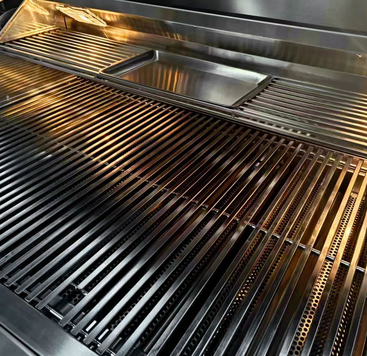True Flame 32″ 4-Burner Gas Grill with Mobile Cart