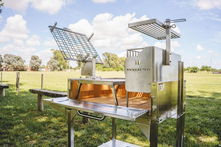 Tagwood Santa Maria Style Clamp Grill with Firebox